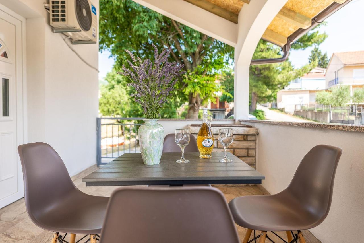 Apartmani Dupor Gornji Karin Exterior foto