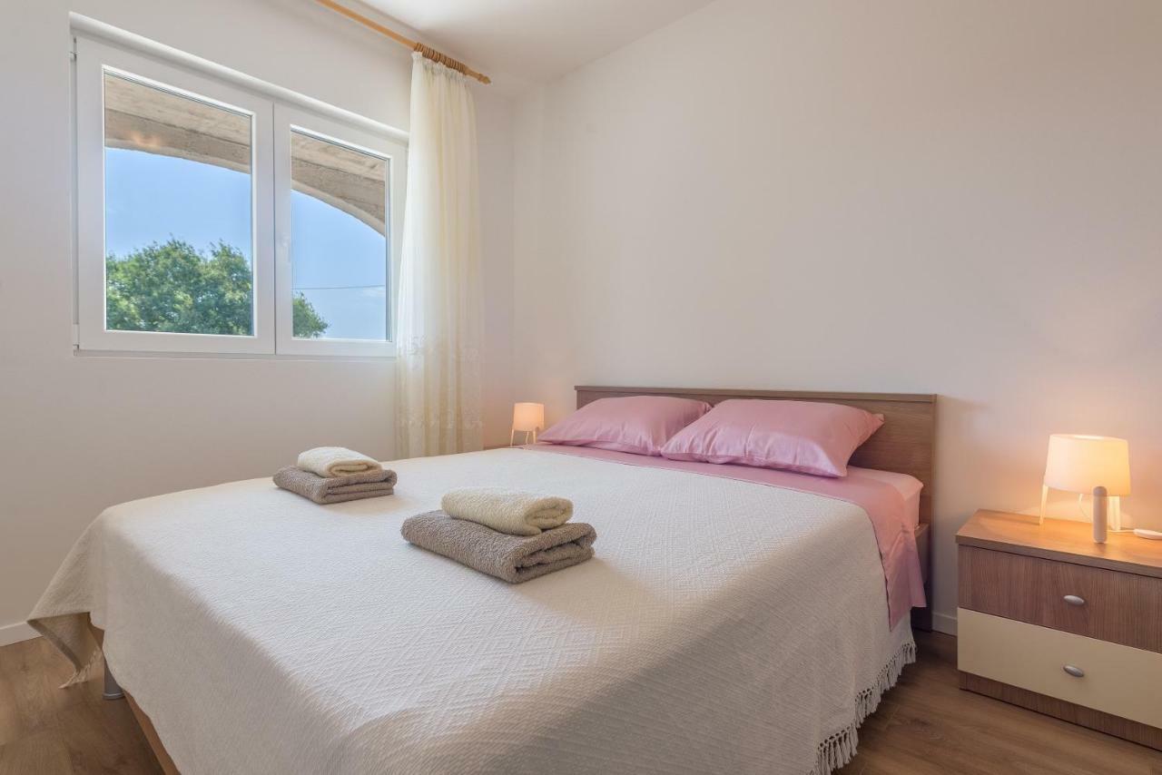 Apartmani Dupor Gornji Karin Exterior foto