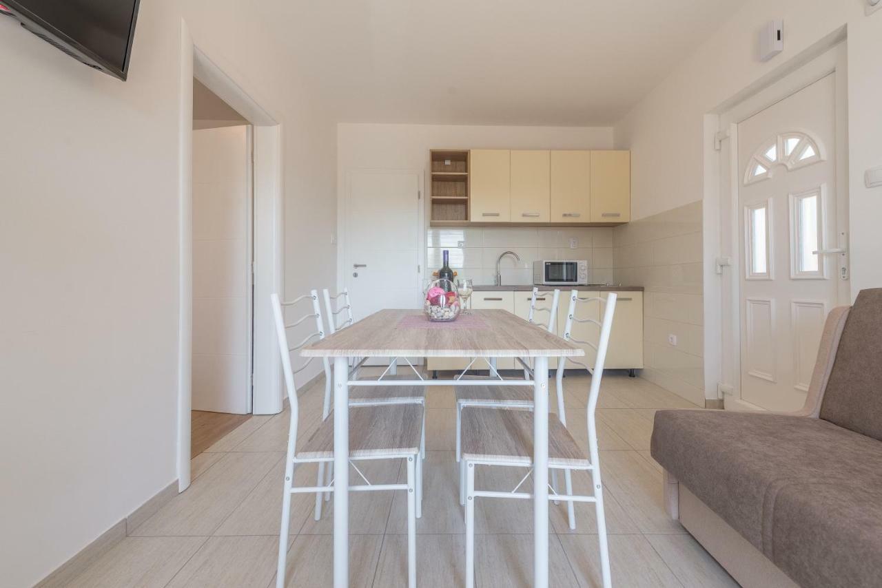 Apartmani Dupor Gornji Karin Exterior foto