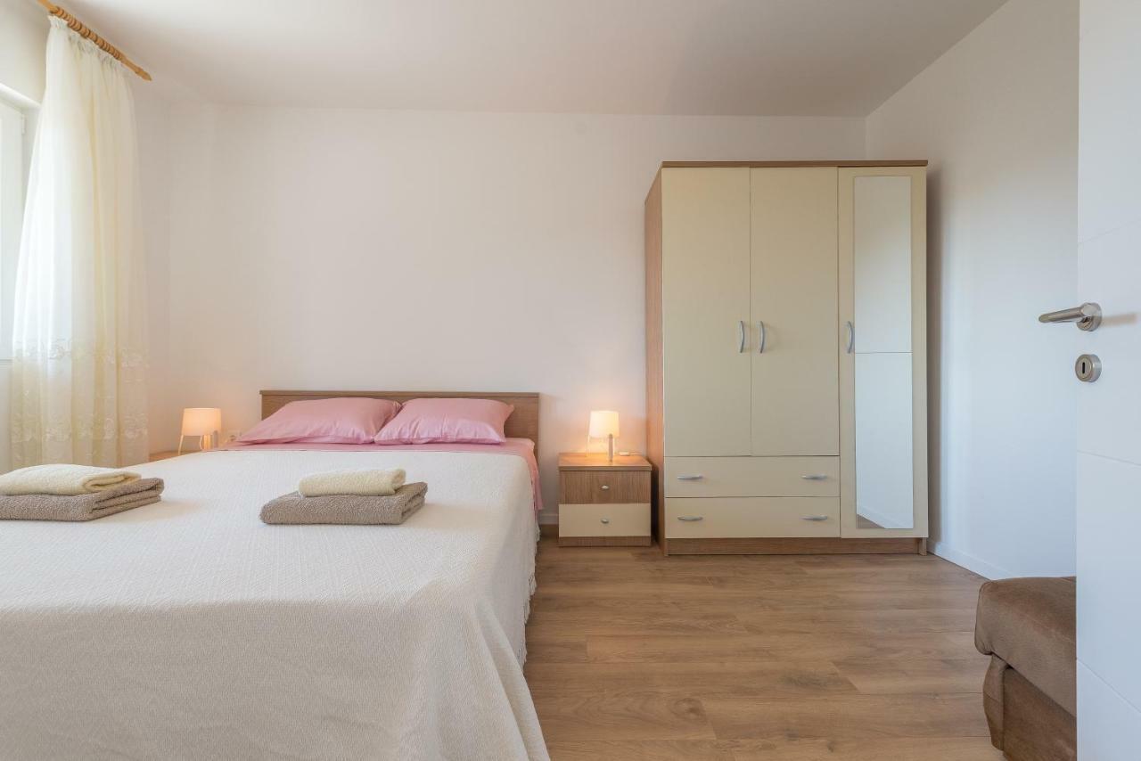Apartmani Dupor Gornji Karin Exterior foto