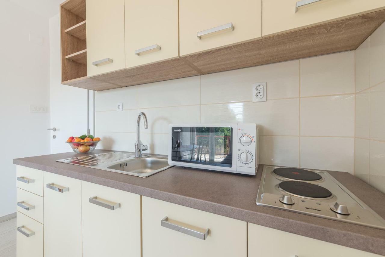 Apartmani Dupor Gornji Karin Exterior foto