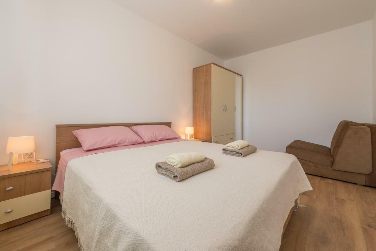 Apartmani Dupor Gornji Karin Exterior foto
