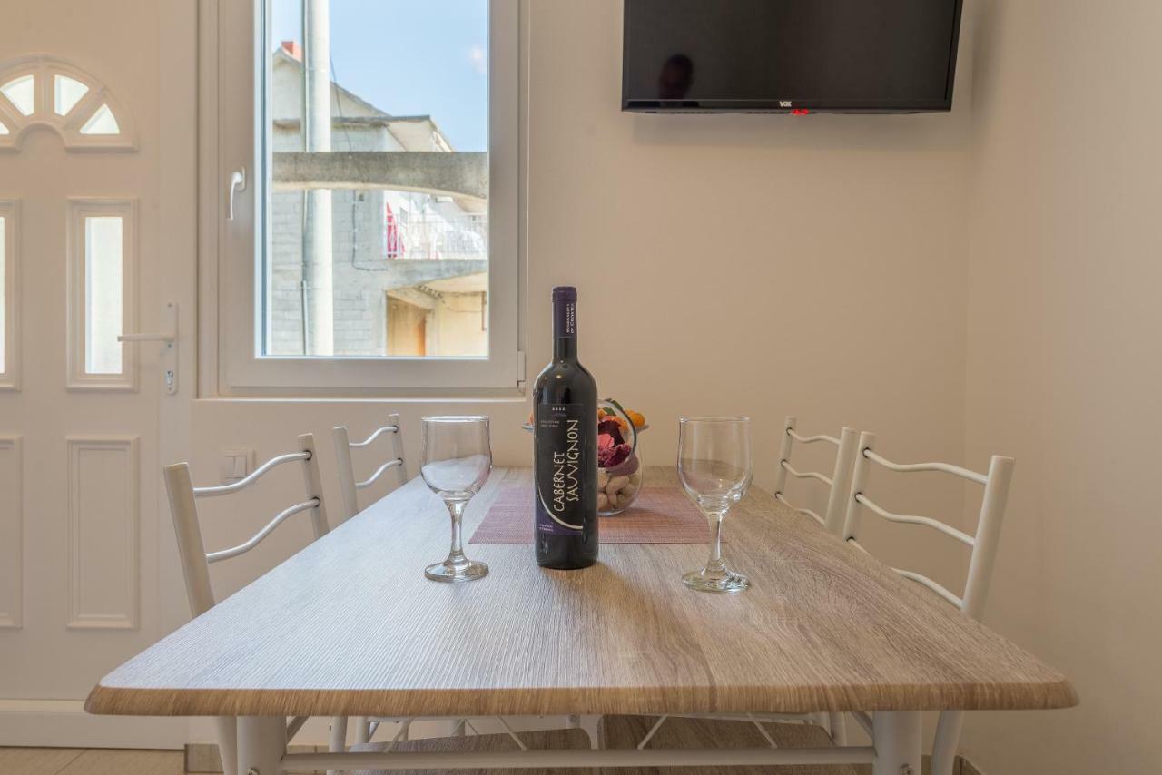 Apartmani Dupor Gornji Karin Exterior foto