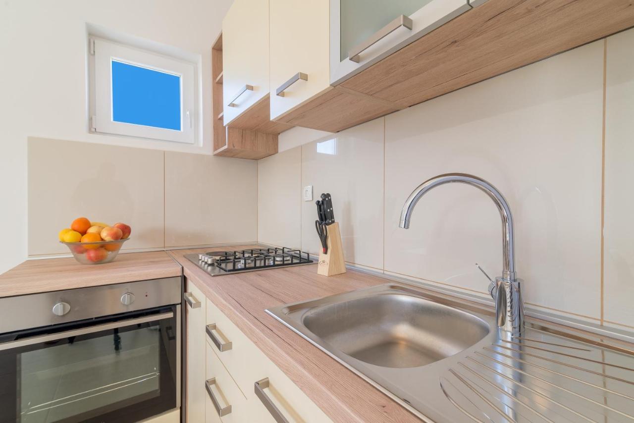 Apartmani Dupor Gornji Karin Exterior foto